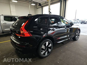 2024 Volvo XC60 Recharge Plug-In Hybrid T8 Plus Dark Theme - miniatura 4