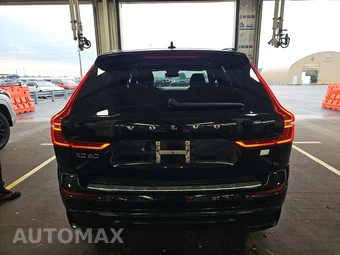 2024 Volvo XC60 Recharge Plug-In Hybrid T8 Plus Dark Theme - miniatura 5