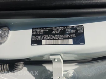 2024 Volvo XC60 Recharge Plug-In Hybrid T8 Ultimate Dark Theme - miniatura 14