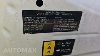 2024 Volvo XC60 Recharge Plug-In Hybrid T8 Ultimate Dark Theme - miniatura 17