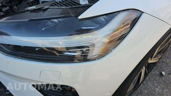 2024 Volvo XC60 Recharge Plug-In Hybrid T8 Ultimate Dark Theme - miniatura 32