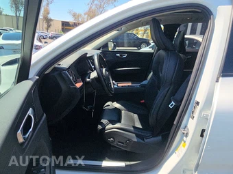 2024 Volvo XC60 Recharge Plug-In Hybrid T8 Ultimate Dark Theme - miniatura 7