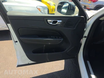 2024 Volvo XC60 Recharge Plug-In Hybrid T8 Ultimate Dark Theme - miniatura 9