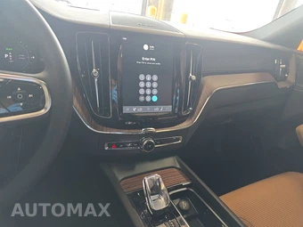 2024 Volvo XC60 Recharge Plug-In Hybrid T8 Ultimate Dark Theme - miniatura 11