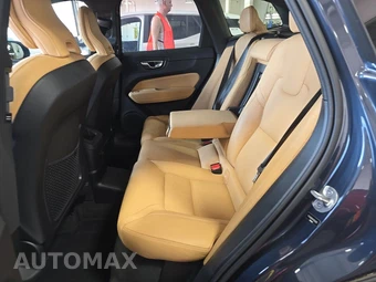 2024 Volvo XC60 Recharge Plug-In Hybrid T8 Ultimate Dark Theme - miniatura 13