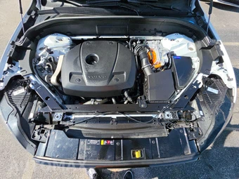 2024 Volvo XC60 Recharge Plug-In Hybrid T8 Ultimate Dark Theme - miniatura 15