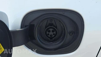 2024 Volvo XC60 Recharge Plug-In Hybrid T8 Ultimate Dark Theme - miniatura 18