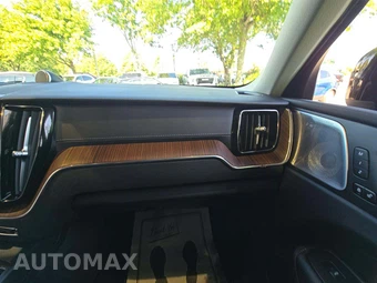 2024 Volvo XC60 Recharge Plug-In Hybrid T8 Ultimate Dark Theme - miniatura 19