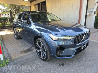 2024 Volvo XC60 Recharge Plug-In Hybrid T8 Ultimate Dark Theme - miniatura 4