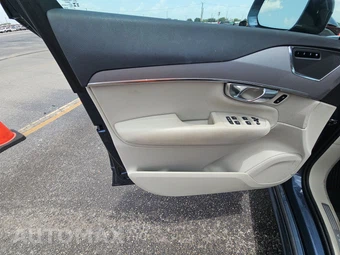2024 Volvo XC90 B5 Core Bright Theme 7-Passenger – miniatura 9