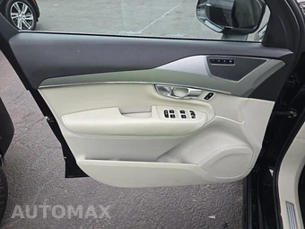 2024 Volvo XC90 B5 Core Bright Theme 7-Passenger – miniatura 9