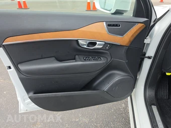 2024 Volvo XC90 B6 Plus Bright Theme 7-Passenger – miniatura 9