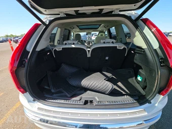 2024 Volvo XC90 B6 Ultimate Bright Theme 6-Passenger – miniatura 17
