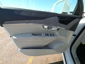 2024 Volvo XC90 B6 Ultimate Bright Theme 6-Passenger – miniatura 9
