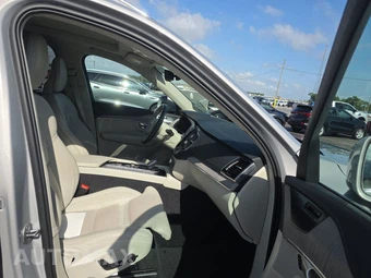 2024 Volvo XC90 B6 Ultimate Bright Theme 6-Passenger – miniatura 8