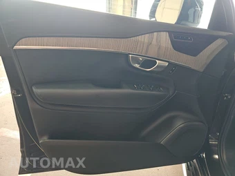 2024 Volvo XC90 B6 Ultimate Bright Theme 7-Passenger – miniatura 9