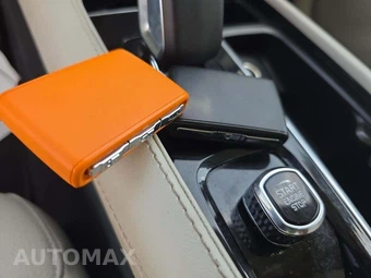 2024 Volvo XC90 Recharge Plug-In Hybrid T8 Plus Bright Theme 6-Passenger - miniatura 8