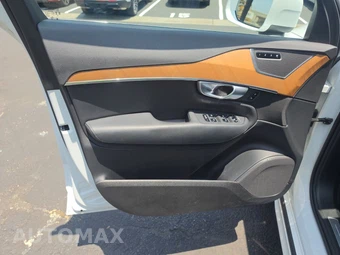 2024 Volvo XC90 Recharge Plug-In Hybrid T8 Plus Bright Theme 6-Passenger - miniatura 9
