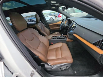 2024 Volvo XC90 Recharge Plug-In Hybrid T8 Plus Bright Theme 7-Passenger - miniatura 8