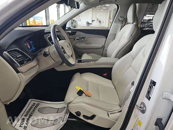 2024 Volvo XC90 Recharge Plug-In Hybrid T8 Ultimate Bright Theme 6-Passenger - miniatura 7