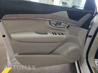 2024 Volvo XC90 Recharge Plug-In Hybrid T8 Ultimate Bright Theme 6-Passenger - miniatura 9
