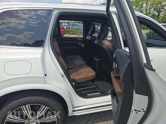 2024 Volvo XC90 Recharge Plug-In Hybrid T8 Ultimate Bright Theme 7-Passenger - miniatura 14