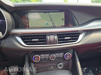 2025 Alfa Romeo Stelvio - miniatura 10