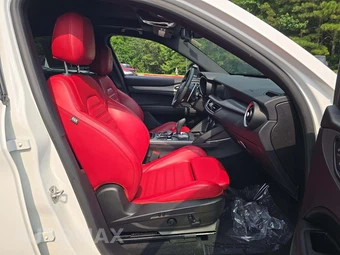 2025 Alfa Romeo Stelvio - miniatura 18
