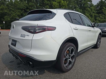 2025 Alfa Romeo Stelvio - miniatura 3