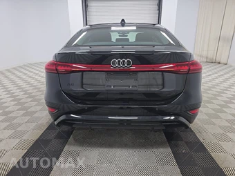 2025 Audi A6 Sportback e-tron Prestige - miniatura 5