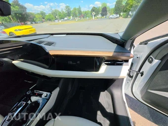 2025 Audi A6 Sportback e-tron Prestige – miniatura 16