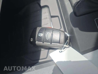 2025 Audi Q3 S line Premium Plus – miniatura 5