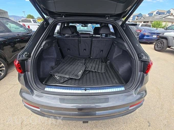 2025 Audi Q3 S line Premium Plus – miniatura 14