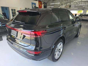 2025 Audi Q6 e-tron Premium – miniatura 3