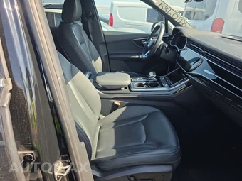 2025 Audi Q7 Premium Plus 55 TFSI - miniatura 8