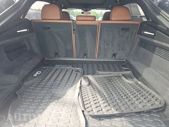 2025 Audi Q8 Premium Plus 55 TFSI - miniatura 16
