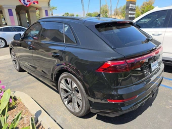 2025 Audi Q8 Premium Plus 55 TFSI – miniatura 2