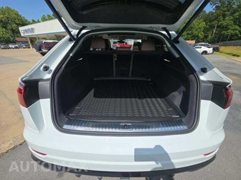 2025 Audi Q8 Premium Plus 55 TFSI – miniatura 11