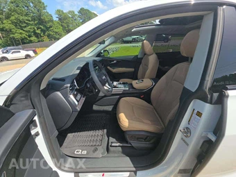 2025 Audi Q8 Premium Plus 55 TFSI – miniatura 3