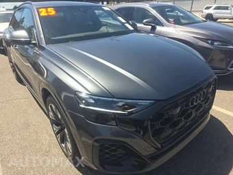 2025 Audi Q8 Premium Plus 55 TFSI – miniatura 3