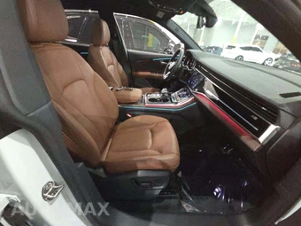 2025 Audi Q8 Premium Plus 55 TFSI – miniatura 18
