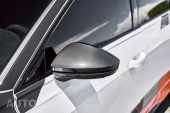 2025 Audi RS 6 Avant - miniatura 12