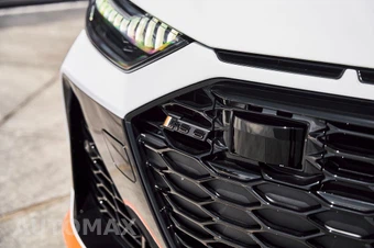 2025 Audi RS 6 Avant - miniatura 8