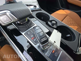 2025 Audi RS 6 Avant – miniatura 8