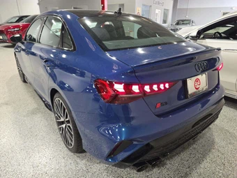 2025 Audi S3 Sedan Premium Plus – miniatura 2