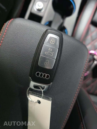 2025 Audi S3 Sedan Premium Plus – miniatura 8