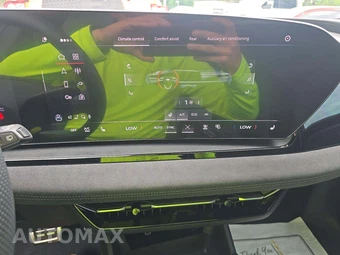 2025 Audi SQ6 e-tron Premium Plus – miniatura 10