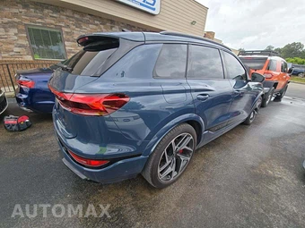 2025 Audi SQ6 e-tron Premium Plus – miniatura 3