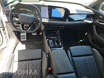 2025 Audi SQ6 e-tron Premium Plus – miniatura 11