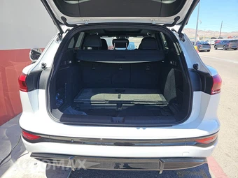 2025 Audi SQ6 e-tron Premium Plus – miniatura 16